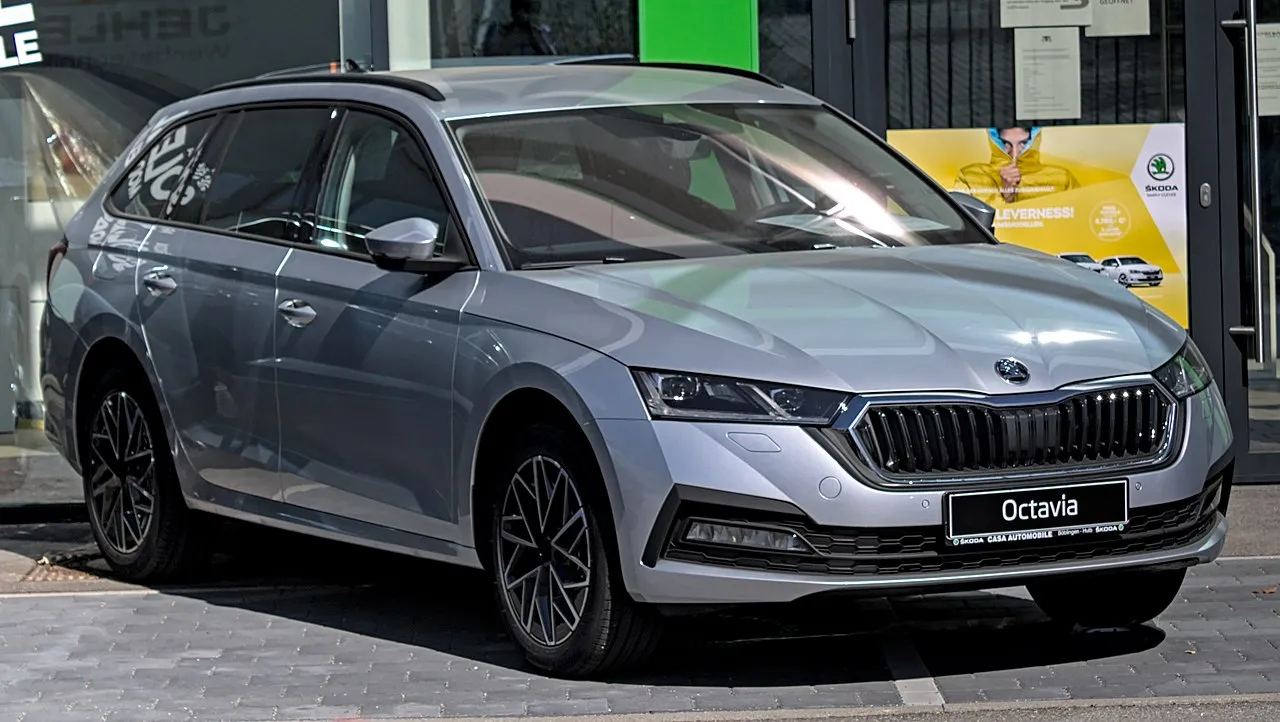 Škoda Octavia Combi, pogled od spredaj